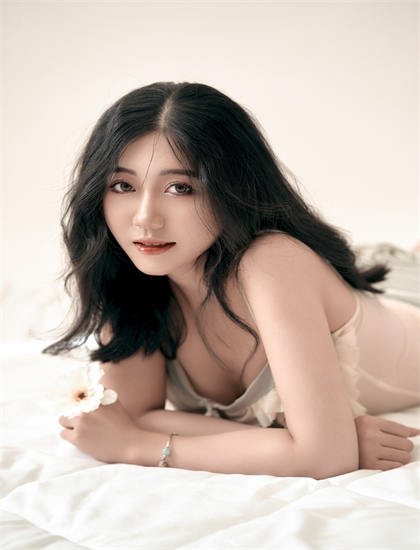 《士兵之歌》色彩运用精准解析：色调选择与情绪表达分析，双语字幕