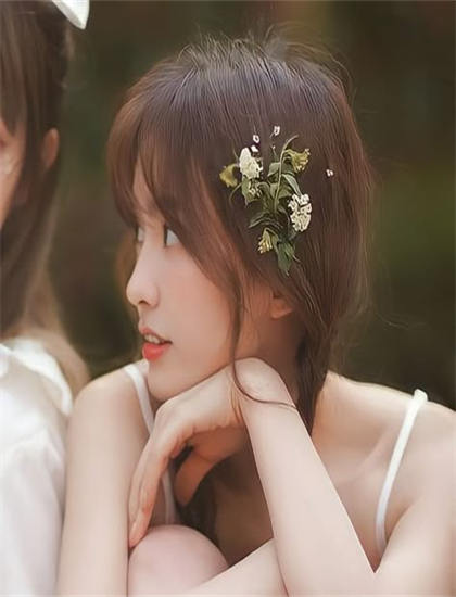 《王尔德的婚礼》象征隐喻解析：符号意义与深层寓意探讨